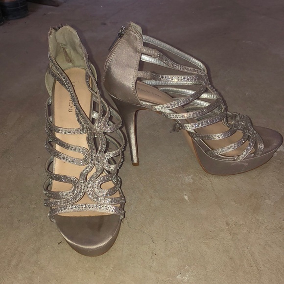 Le Chateau High Heels - Picture 2 of 2